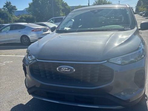 Used 2025 Ford Escape Active FWD image 1