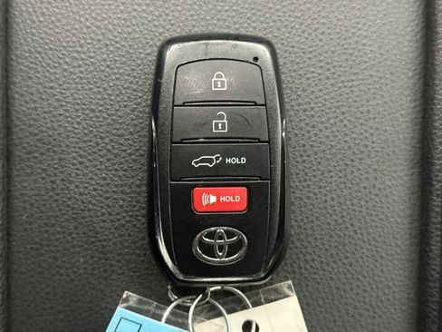 Used 2025 Toyota Grand Highlander AWD image 10