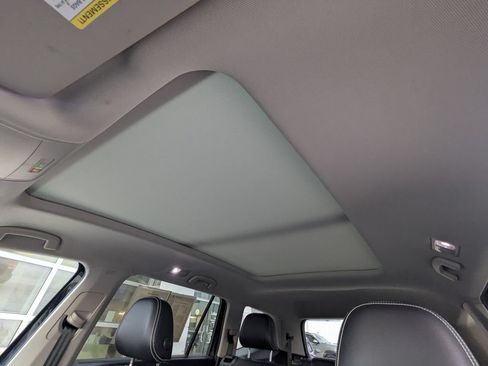 Certified 2023 Volkswagen Atlas SE w/ Panoramic Sunroof Package AWD/4WD image 22