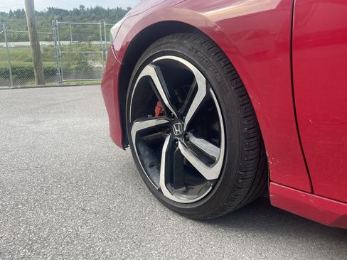 Used 2018 Honda Accord Sport image 7