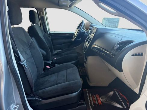 Used 2016 Dodge Grand Caravan SE w/ Quick Order Package 29E SE FWD image 20