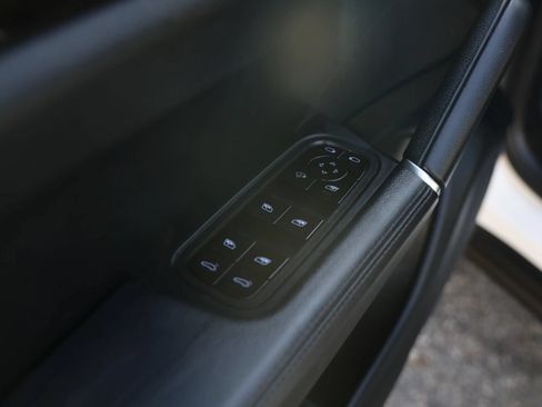 Used 2019 Porsche Cayenne AWD/4WD image 32
