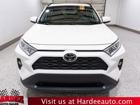 Used 2019 Toyota RAV4 XLE Premium image 7