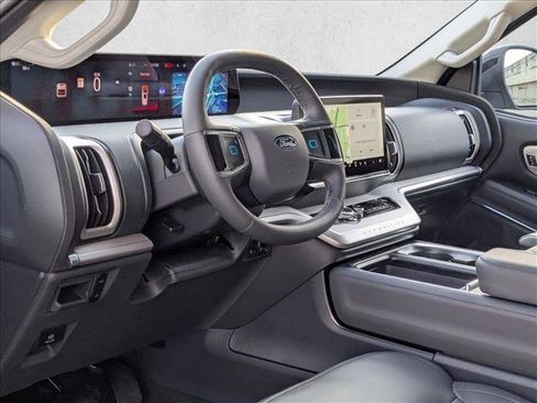 New 2026 Ford Expedition Active RWD image 3