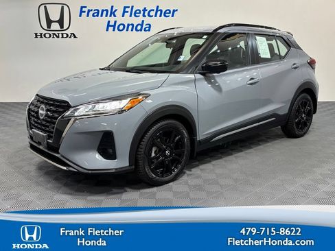 Used 2022 Nissan Kicks SR w/ Premium Package FWD image 1
