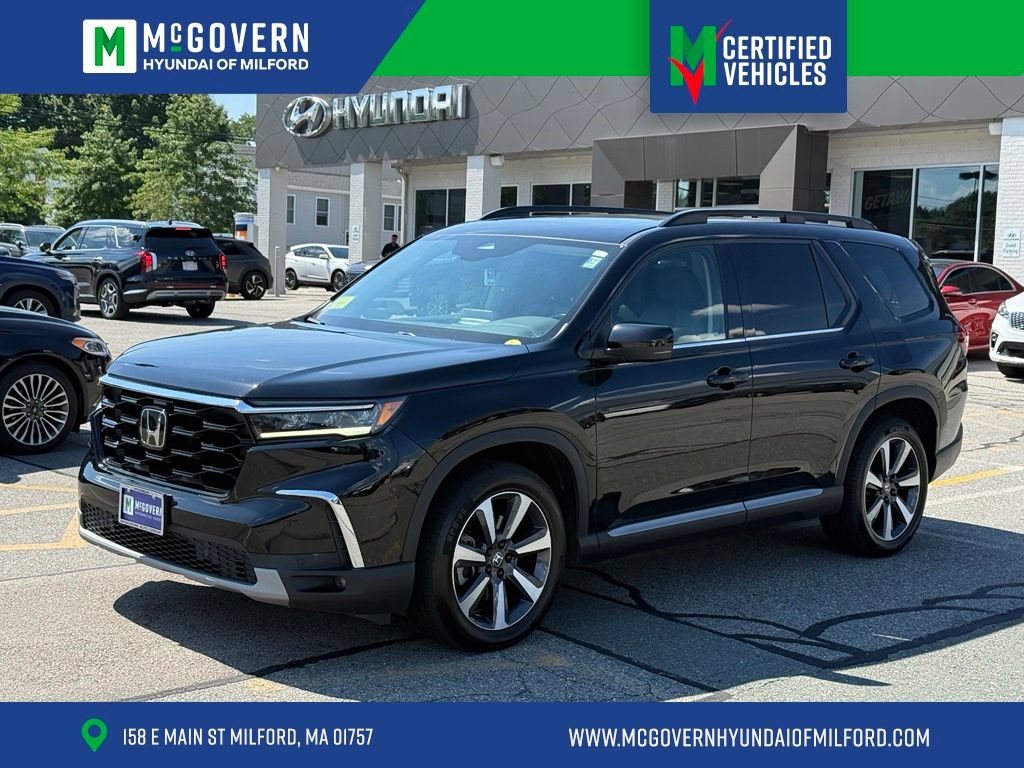 Used 2023 Honda Pilot Touring image 1