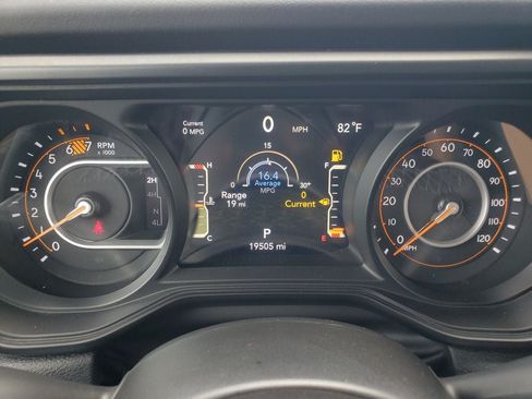 Used 2026 Jeep Wrangler Unlimited Rubicon AWD/4WD image 11