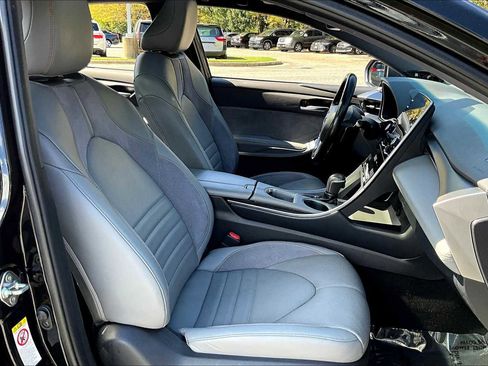 Used 2019 Toyota Avalon Touring w/ Advanced Safety Package image 8