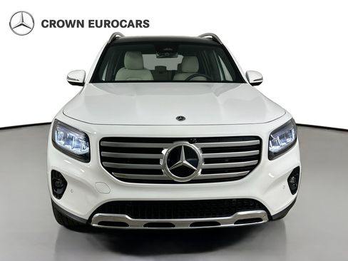 Used 2026 Mercedes-Benz GLB 250 4MATIC image 2