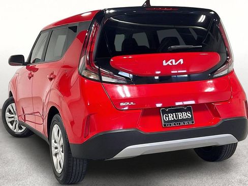 Used 2023 Kia Soul LX FWD image 15