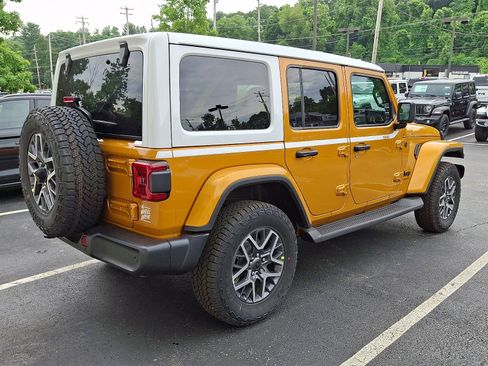 New 2026 Jeep Wrangler Unlimited Sahara w/ Whitecap Package AWD/4WD image 3