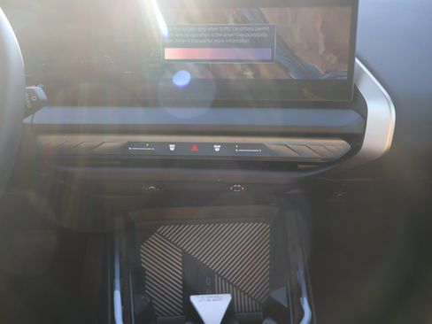 Used 2025 BMW X3 xDrive30i w/ Premium Package image 11