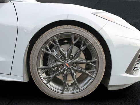 Used 2025 Chevrolet Corvette Stingray Preferred Conv w/ 2LT image 12