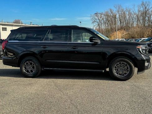Used 2025 Ford Expedition Max Active AWD/4WD image 2