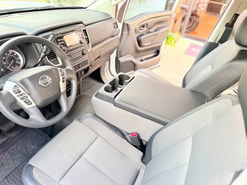 Used 2017 Nissan Titan S AWD/4WD image 16