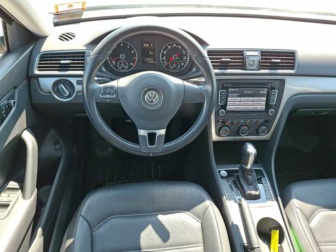 Used 2015 Volkswagen Passat 1.8T Limited Edition FWD image 11