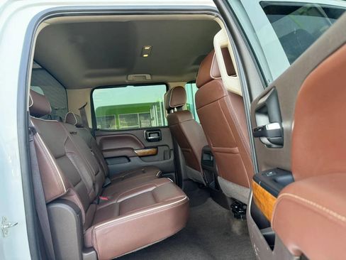 Used 2016 Chevrolet Silverado 2500 High Country w/ Duramax Plus Package image 11