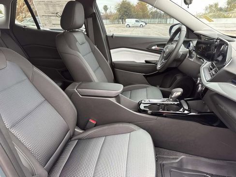 New 2026 Chevrolet Trax LT w/ Driver Confidence Package image 11