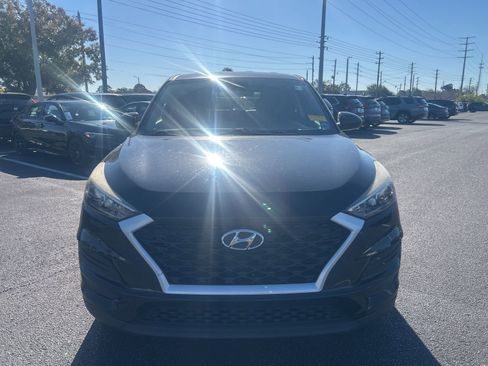 Used 2019 Hyundai Tucson SE image 2