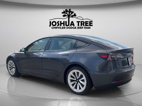 Used 2022 Tesla Model 3 RWD image 5
