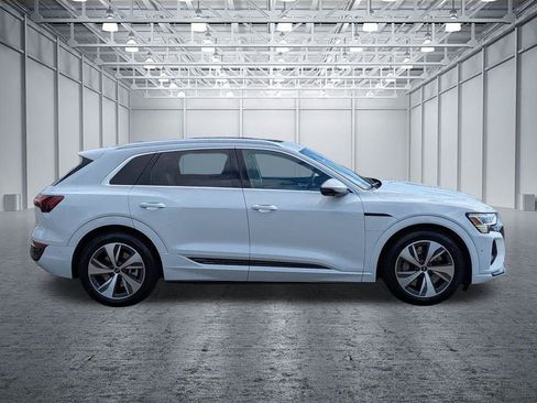 Used 2024 Audi Q8 e-tron Premium Plus w/ Premium Plus Package AWD/4WD image 6