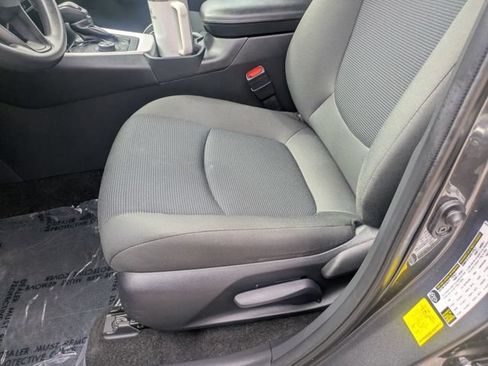 Used 2024 Toyota RAV4 LE AWD/4WD image 17