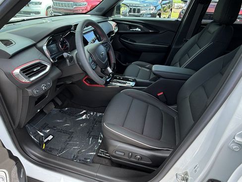 Used 2023 Chevrolet TrailBlazer RS w/ Sun and Liftgate Package FWD image 17