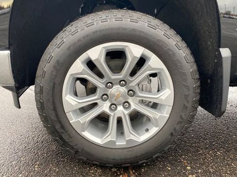 Certified 2025 Chevrolet Silverado 1500 LTZ w/ Z71 Off-Road Package image 22