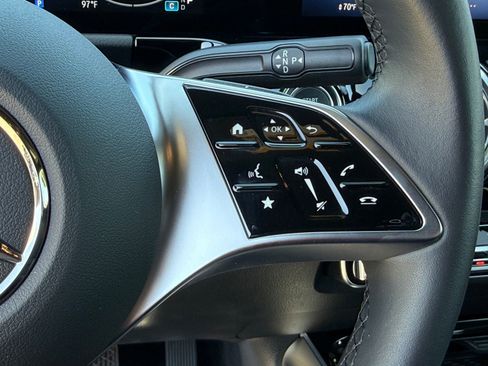 Used 2025 Mercedes-Benz GLA 250 image 34