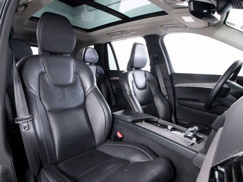 Certified 2023 Volvo XC90 B6 Ultimate w/ Protection Package Premier image 21