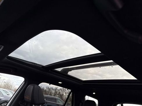 Used 2025 Honda Pilot TrailSport image 16