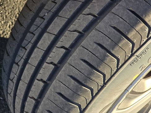 Used 2019 Kia Niro EX image 25