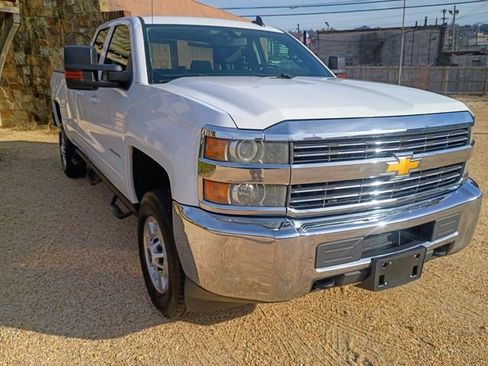 Used 2015 Chevrolet Silverado 2500 LT image 2