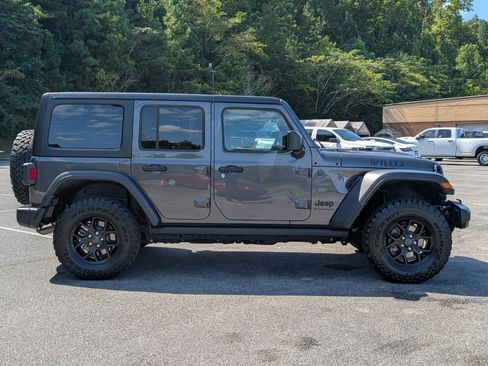 Used 2024 Jeep Wrangler Unlimited Sport AWD/4WD image 10