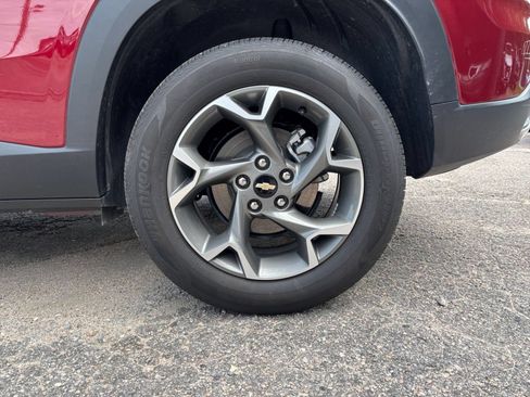 Used 2025 Chevrolet Trax LT FWD image 25