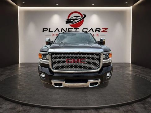 Used 2016 GMC Sierra 2500 Denali w/ Duramax Plus Package AWD/4WD image 8
