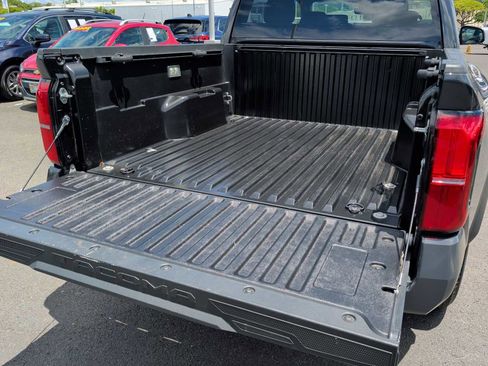 Used 2024 Toyota Tacoma TRD Sport AWD/4WD image 18