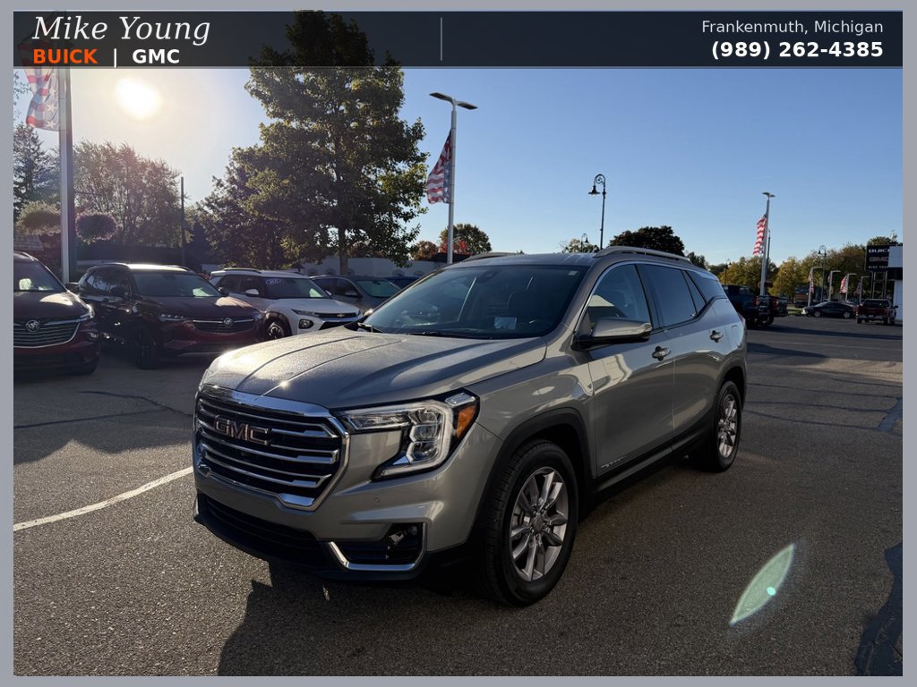 Used 2024 GMC Terrain SLT w/ Infotainment Package II FWD image 1