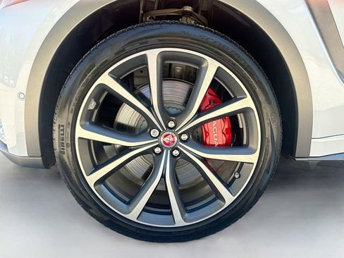 Used 2020 Jaguar F-PACE SVR image 42