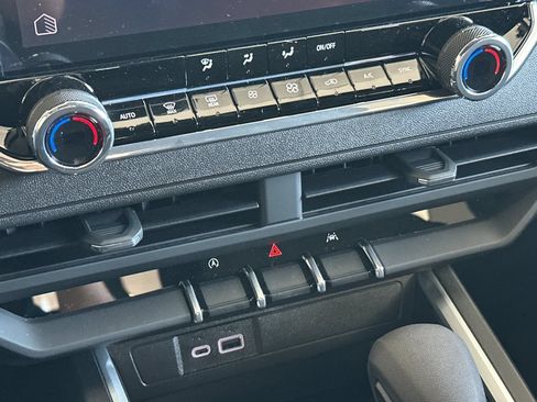 New 2026 Chevrolet Colorado Trail Boss AWD/4WD image 17
