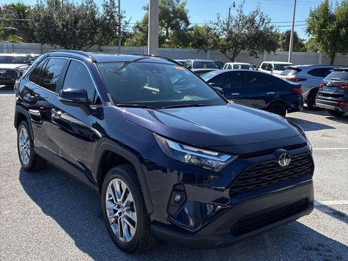 Used 2022 Toyota RAV4 XLE Premium image 3