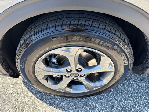 Certified 2025 Ford Escape ST-Line image 12