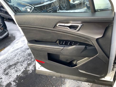 Certified 2023 Kia Sportage EX image 24