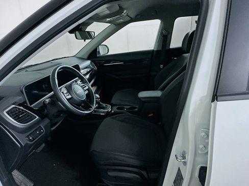 Used 2025 Kia Seltos S image 13