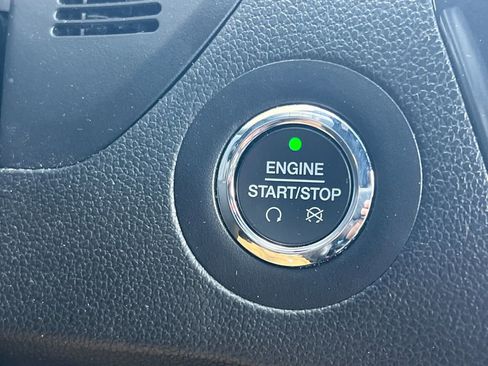 Used 2019 Ford Explorer Limited image 23