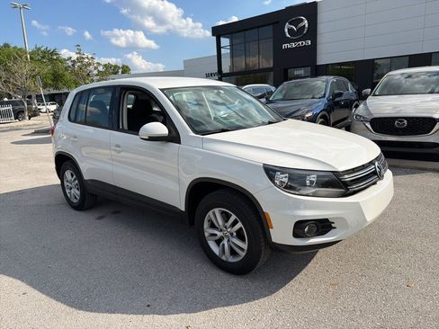 Used 2013 Volkswagen Tiguan S image 7