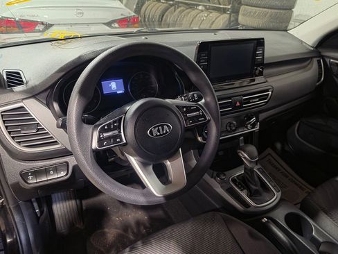 Used 2021 Kia Seltos LX AWD/4WD image 4