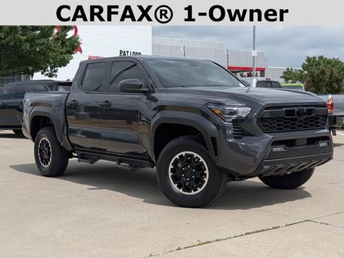 Used 2025 Toyota Tacoma TRD Off-Road AWD/4WD image 2