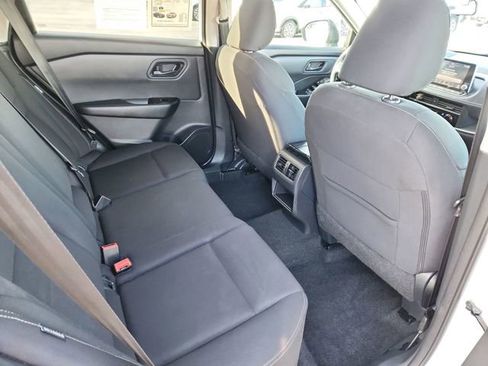 Used 2024 Nissan Rogue S image 25