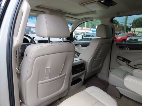 Used 2015 GMC Yukon Denali w/ Premium Package AWD/4WD image 14